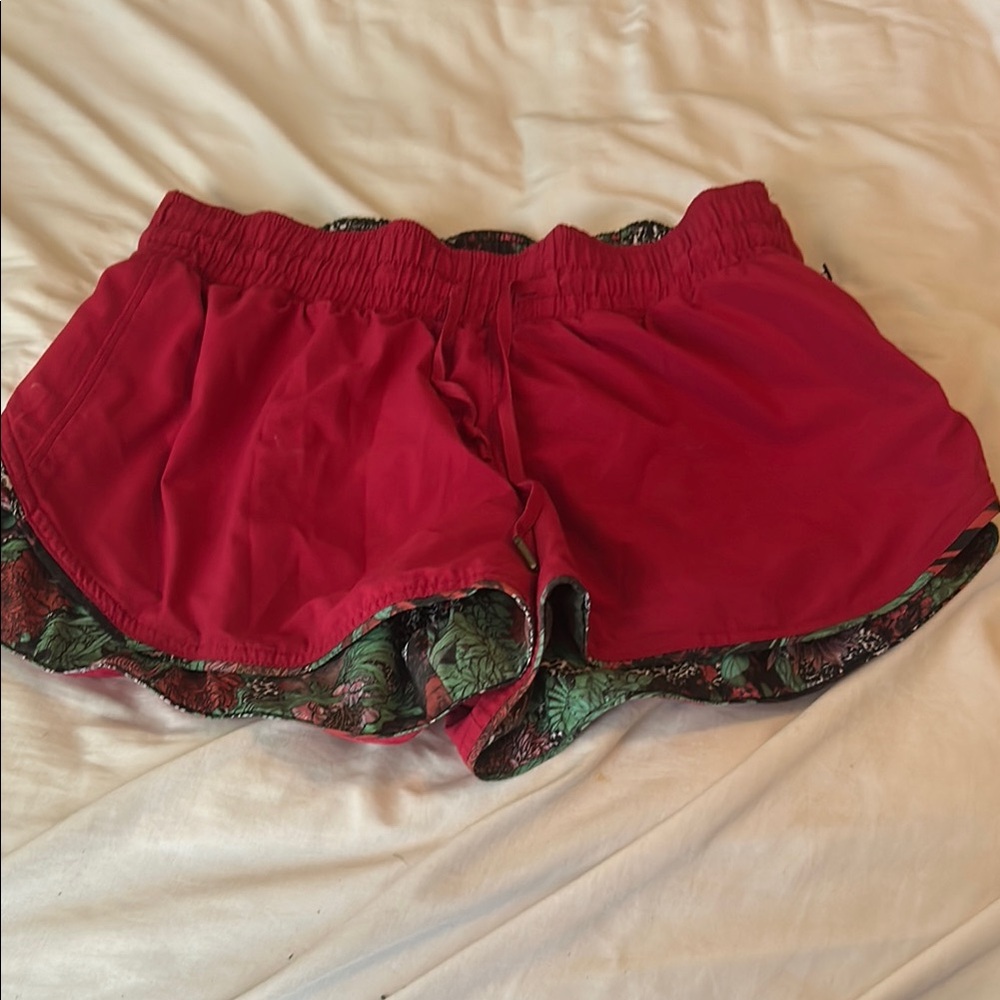 lululemon athletica Red and Green Women Shorts